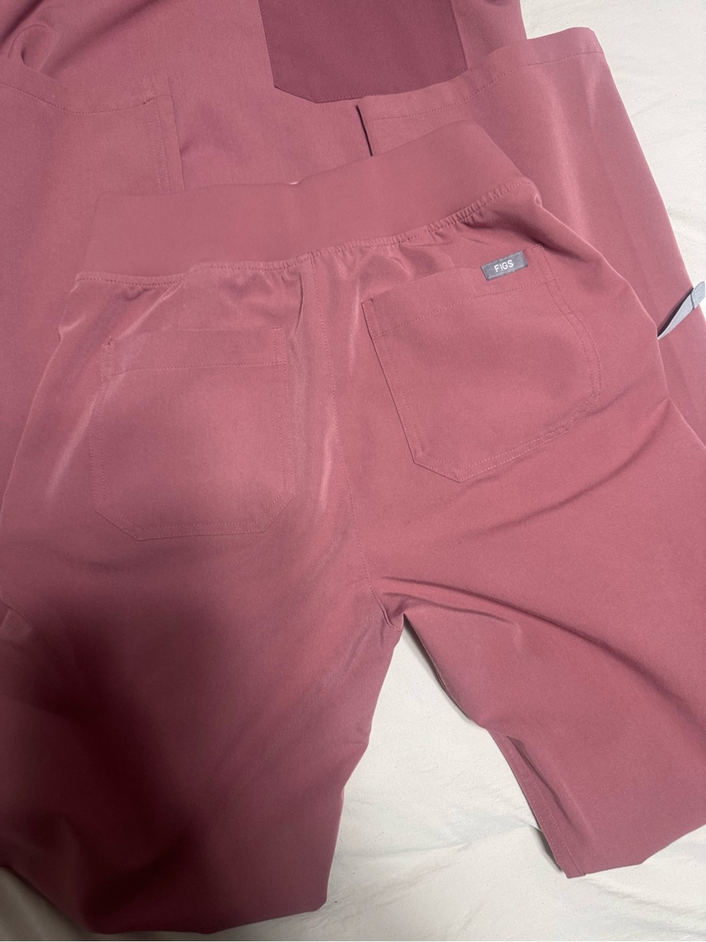 Figs Mauve Women's Scrub Set - Picture 3 of 5